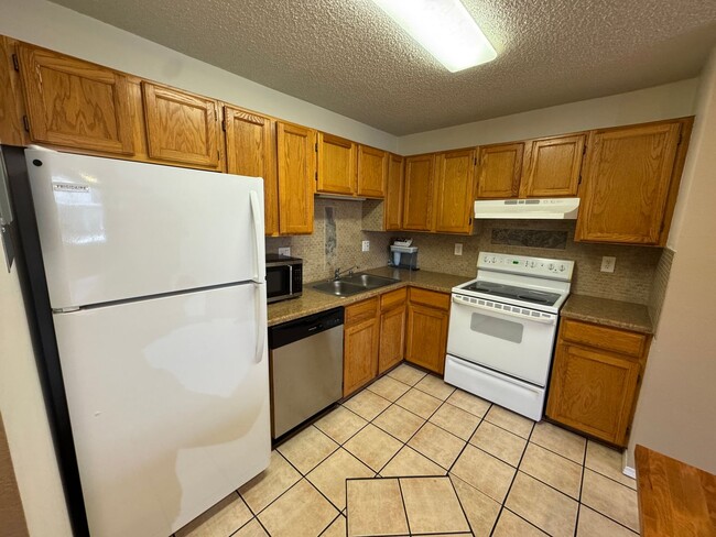 Photo - Centrally Located 2 Bed 1 Bath Condo in Colorado Springs!!