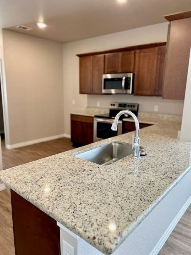 Building Photo - $200 OFF YOUR FIRST MONTH RENT MOVE IN SPECIAL