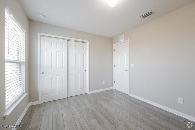 Building Photo - 4101 25th St SW Rental
