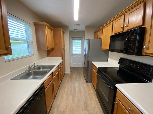 Photo - PRE-LEASING FOR AUGUST 2025! WAIVED SECURI...