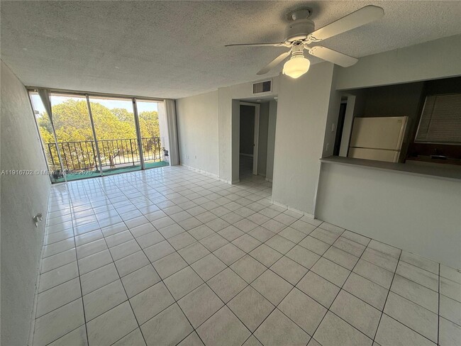 Building Photo - 310 Fontainebleau Blvd Unit 401