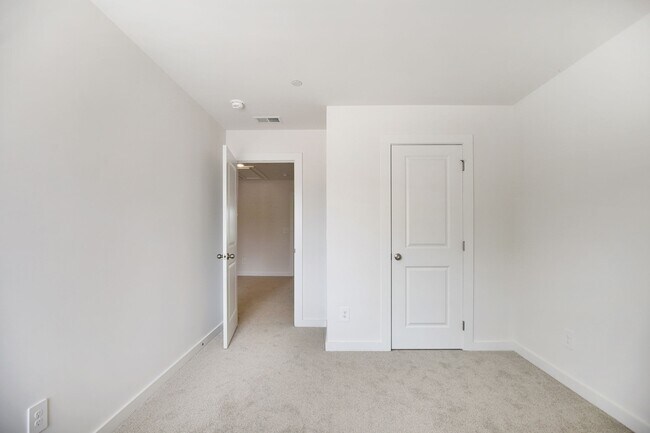 Photo - 7167 Cedarcrest Ct