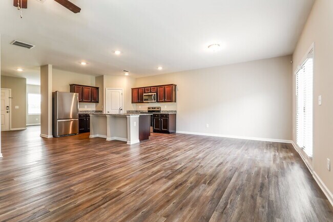 Photo - 3755 Place Dr