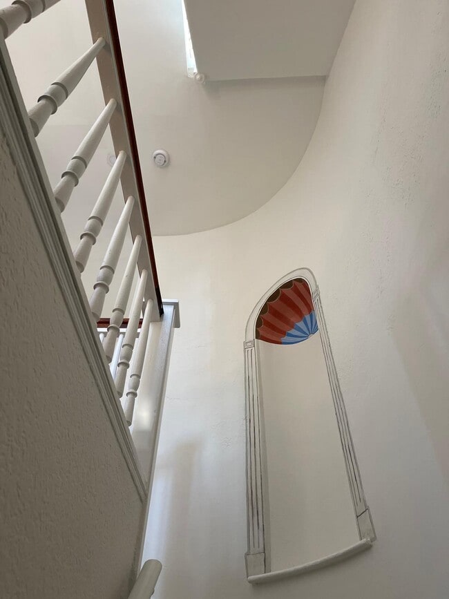 Building Photo - 6 George St Unit #3