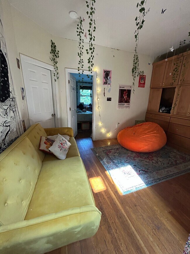 Building Photo - 52 Fenway Unit 5