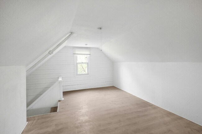 Photo - 10413 Mt Auburn Ave