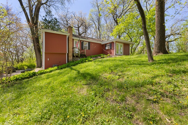 Building Photo - 1010 S Osage Dr