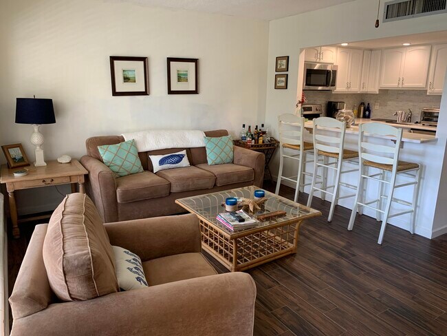 Photo - 640 Snug Harbor Dr Unidad F15 Rental