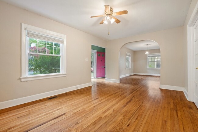 Photo - 713 W Knox St