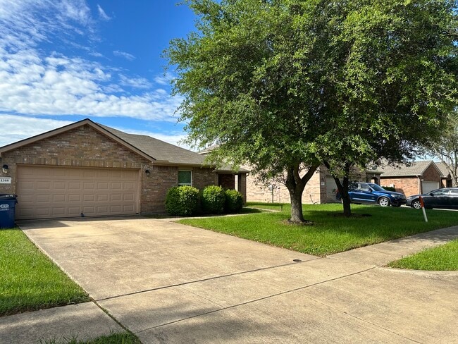 Photo - 1308 Devine Drive