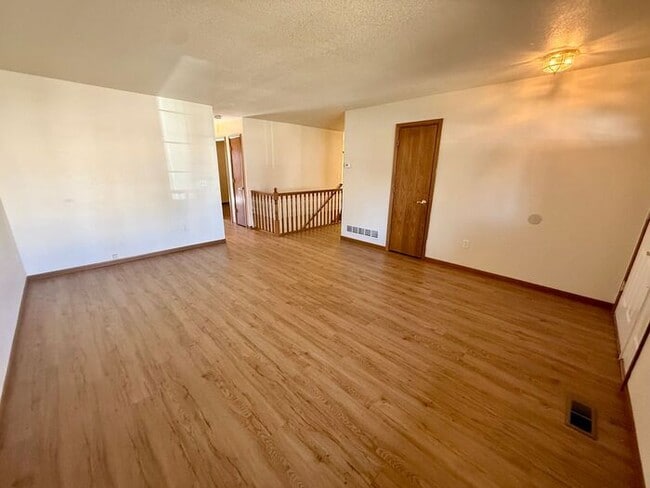 Photo - Beautifully Maintained 2 Bed, 2 Bath Ranch Style Townhome with 2 Car Garage in East Loveland