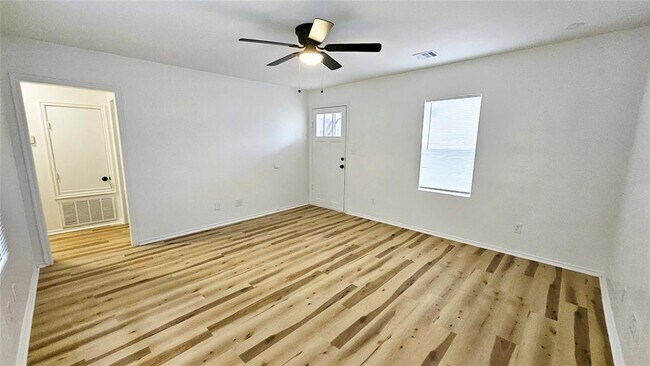 Photo - 4509 SE 26th St