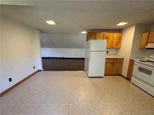 Photo - 5623 Bridge St