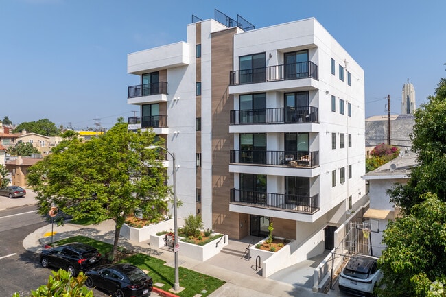 Building Photo - 8867 W Alcott St Rental