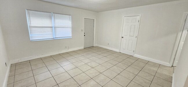 Photo - 2780 NW 14th St