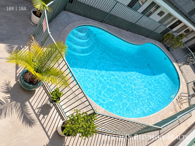 6729 Cleon Ave Unit 26