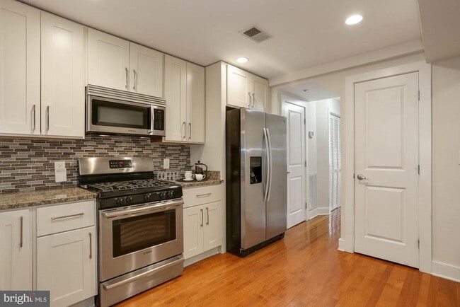 Photo - 43 Hanover Pl NW