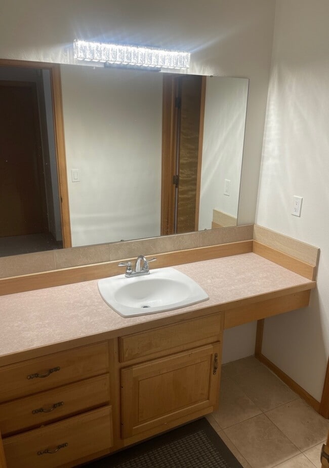 Photo - 1527 Blake Ave