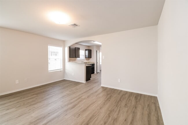 4818 Banyan Tree Trl