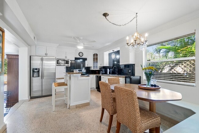 Photo - 321 Forsyth St