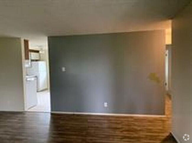 Building Photo - 703 Broadway St Unit 3 Rental