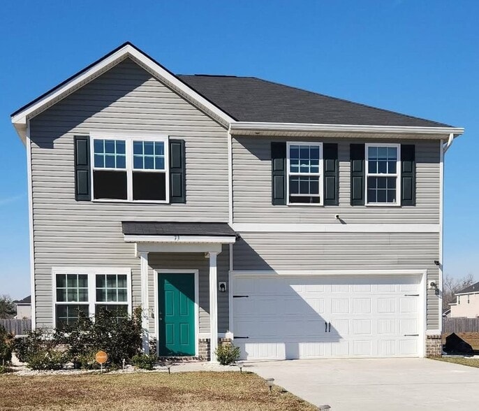 73 Labrador Ln
