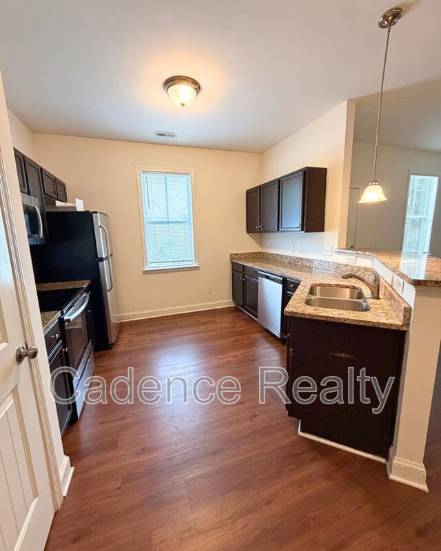 Photo - 4908 Maple Ave