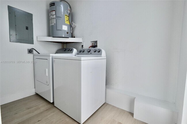 Photo - 3143 SW 26th St Unidad 3143
