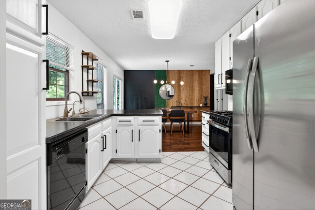 Photo - 11525 Matthews Trail