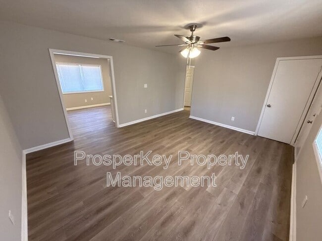 Photo - 5552 Tappan Ct