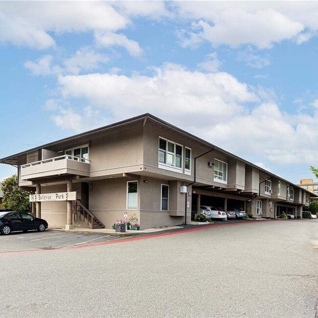 Building Photo - Ideally Located 2 Bed 1 Bath Bellevue Condo! Unit 3