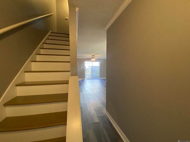 913 W Rothland St Unit 6-D