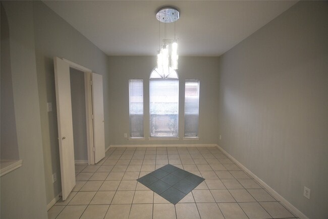 Photo - 1622 Regal Blue Ct