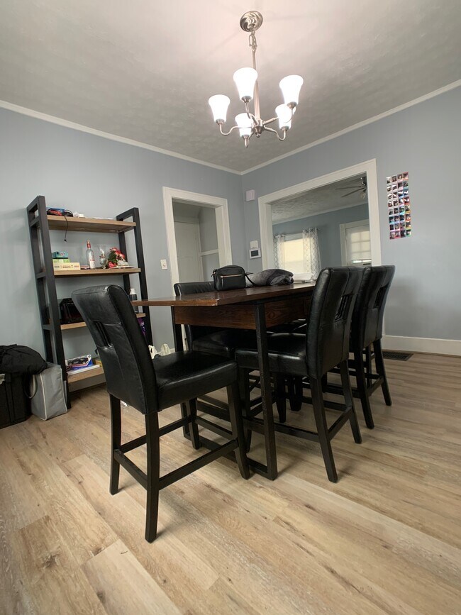 Dining Room table - 1020 E Stewart St