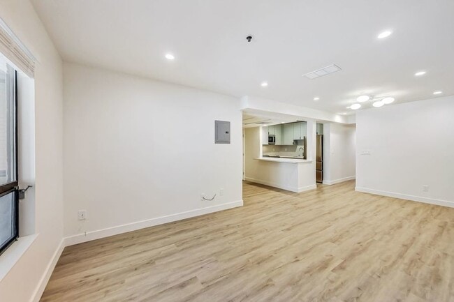 Photo - 95 41st St Unidad 102