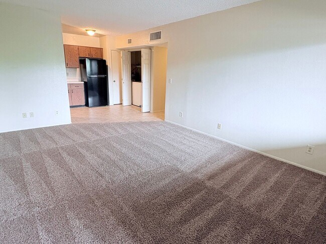Photo - Lovely 2 Bedroom Condominium