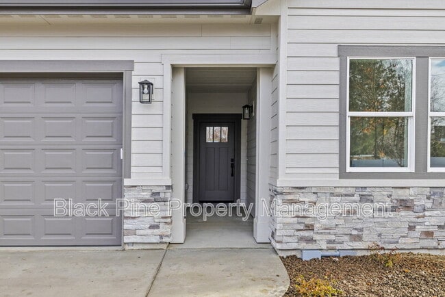 Photo - 4642 N Maple Grove Rd