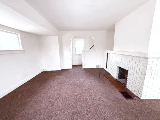 Photo - 3-BED, 1 BATH BEAUTIFUL SINGLE- FAMILY HOME IN MAPLE HEIGHTS!