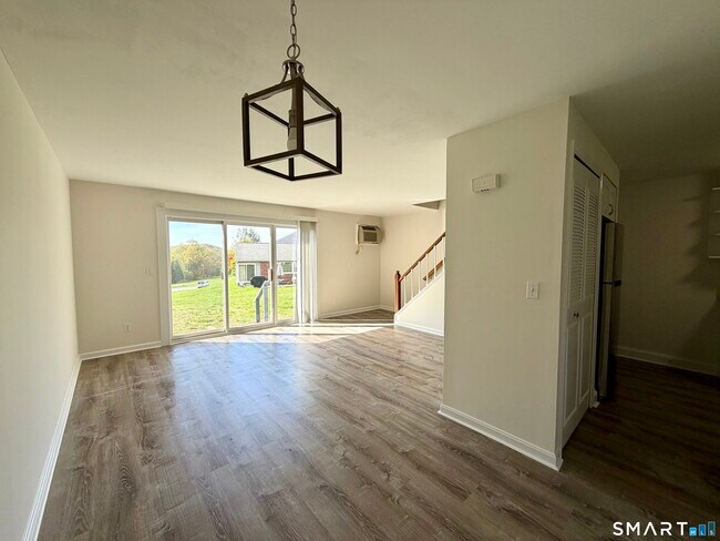 Photo - 47 Old Farms Ln Unit 47