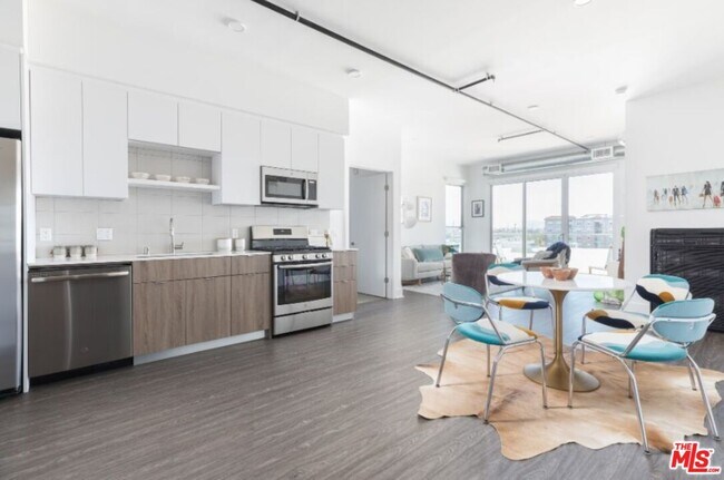 Photo - 4210 Del Rey Ave Unidad 510