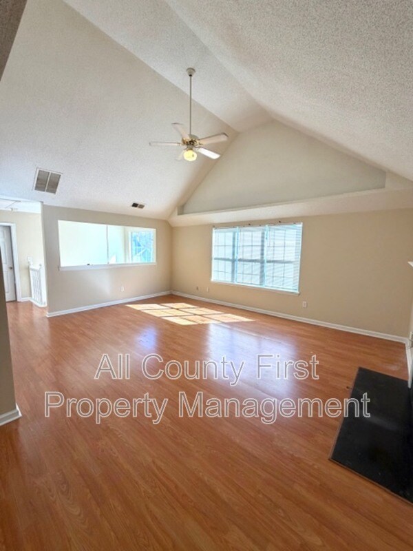 Photo - 2237 Hidden Creek Dr