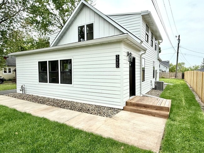Photo - Stunning 3BR/3BA Orono Home Available 8/15. Walk to Lake Minnetonka!