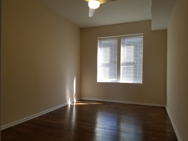 4950 N Harding Ave Unit 2N