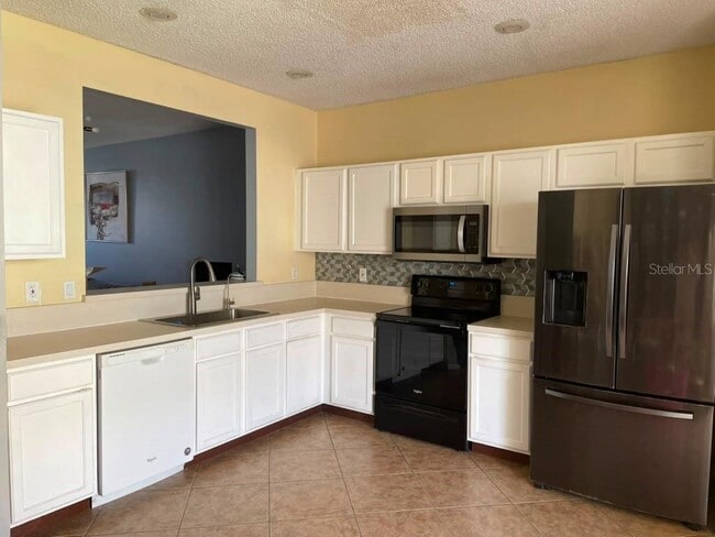 Photo - 290 Marion Pl