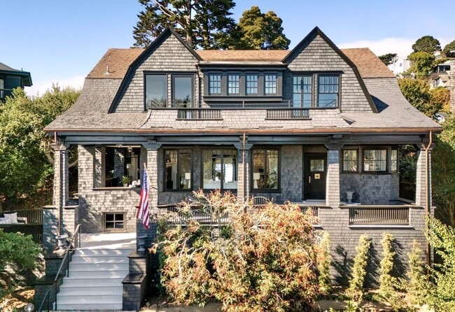 Building Photo - Gorgeous Sausalito Grand Craftsman Home w/Bay Views
