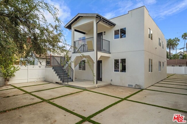 Building Photo - 3754 Veteran Ave