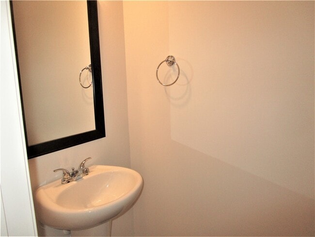 Photo - 215 Scenic Rd