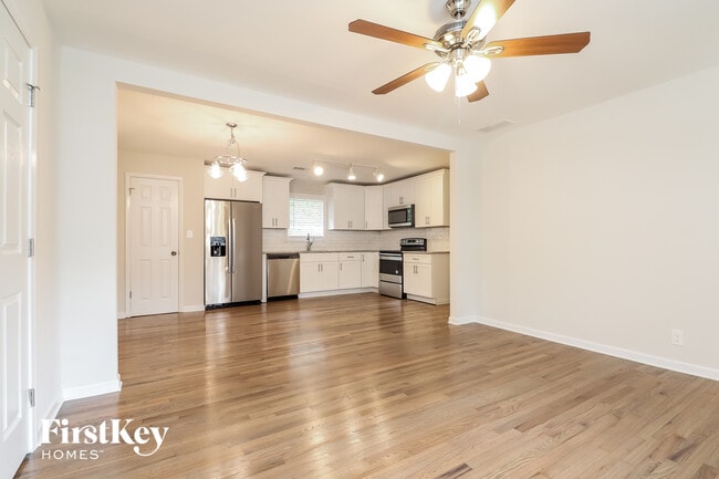 2420 Christian Cir SE