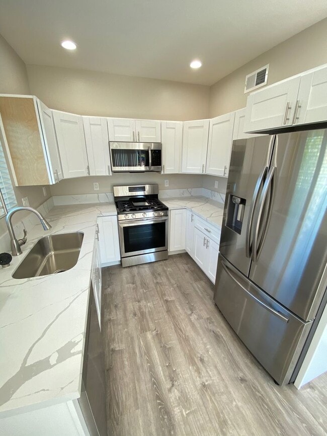 Photo - 4BD/2BA on Montezuma, Nice Patio!