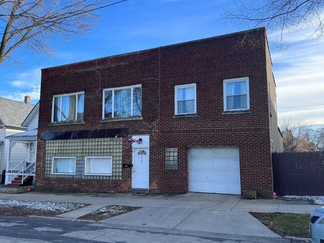 Building Photo - 3643 E Barnard Ave Unit 3643 Lower Rental